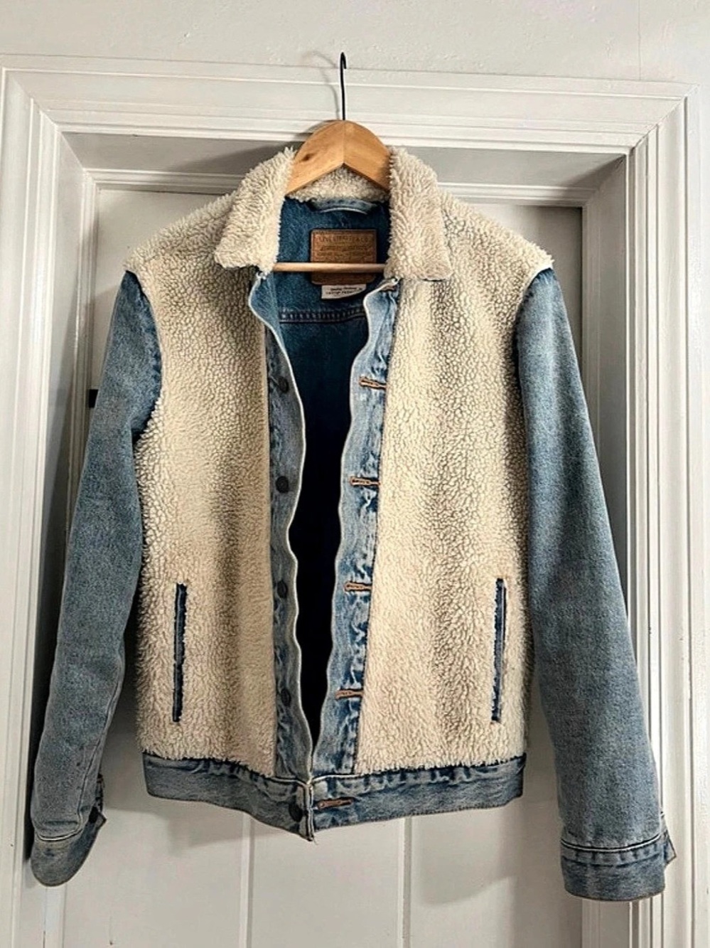 Levi'Small Sherpa Trucker Jacket Sherpa-Lined Denim Jacket Size Small